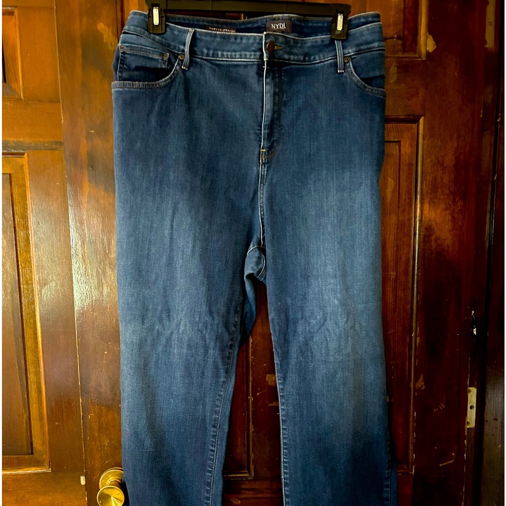 NYDJ Marilyn Straight Jeans with Lift Tuck Technology 28 Women’s Petite.